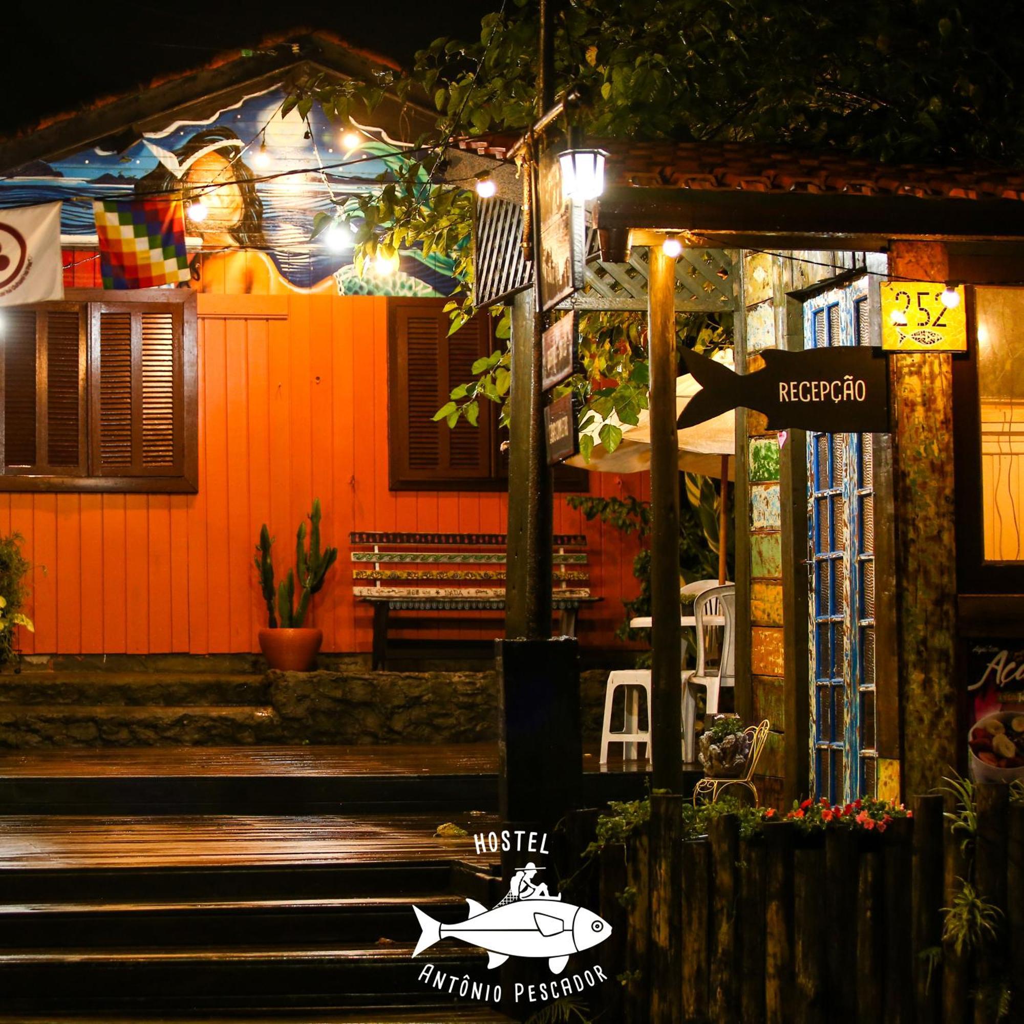Hostel Antonio Pescador - Centro Da Guarda do Embaú Esterno foto